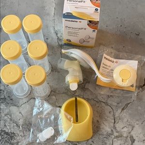 Medela Hand Pump and Accessories